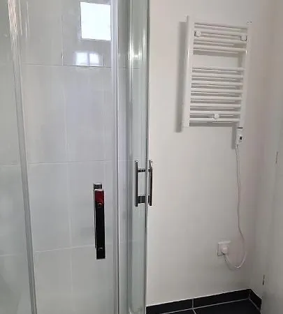 Studio Meuble Climatise Et Connecte Confort Apartment